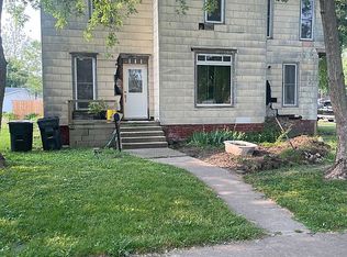 214 E Daggy St, Tuscola, IL 61953