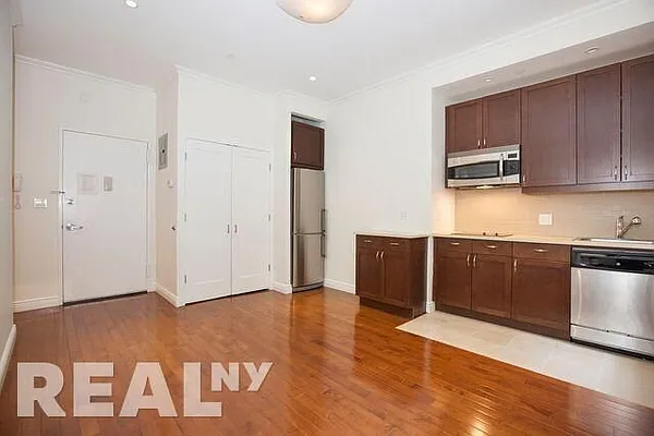 Rented by REAL New York | media 11