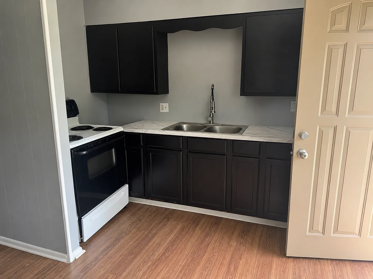 2 bed, $1,000 — Photo 2