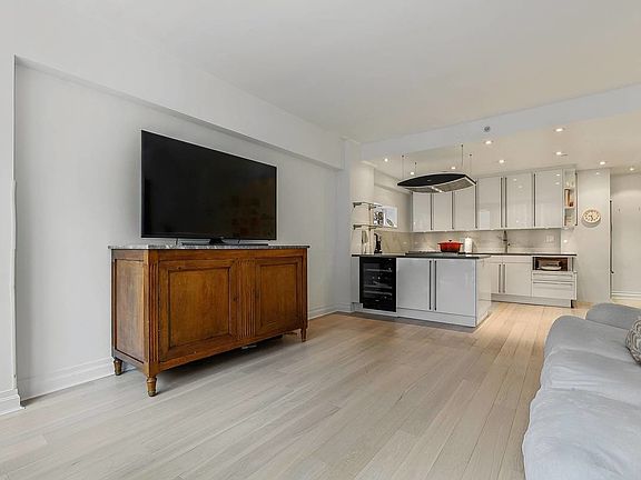 2nd image of 39 E 29th St #17A