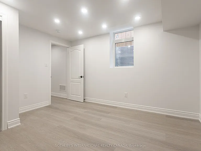 1182 Blueheron Blvd #BASEMENT — Photo 11