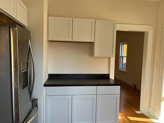 3rd image of 2922 Taylor St NE