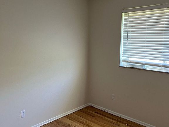 5th image of 2206 Gaebler Ave #A