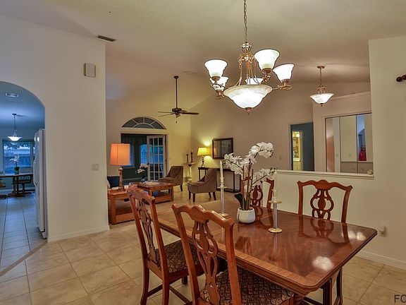 5th image of 24 Boxwood Ln