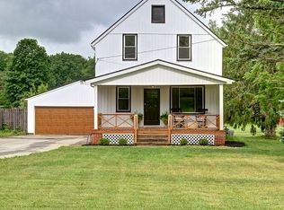 9726 Ridge Rd, North Royalton, OH 44133