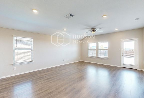 3rd image of 4037 Black Canyon Dr