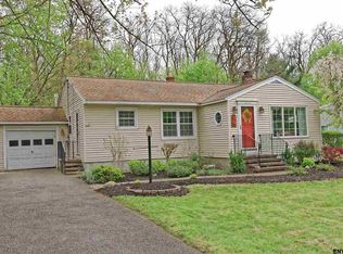 13 Hembold Dr, Schenectady, NY 12303