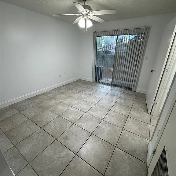 1185-1185 Bentley Rd #3 — Photo 11