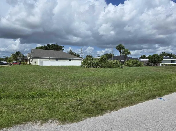 801 SW Amethist Terrace, Port St Lucie, FL 34953