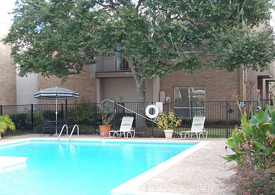 1st image of 1115 Augusta Dr APT 17