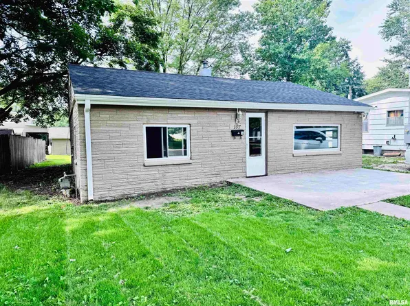 107 Barsi Blvd, Macomb, IL 61455