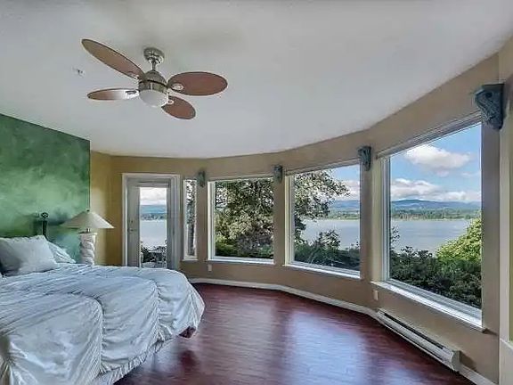 4th image of 2275 Comox Ave Unit 301