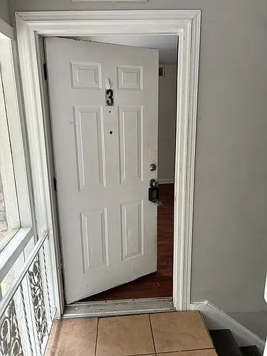 1632 Line St #3 Photo 1