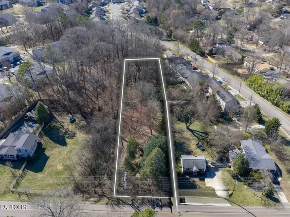1325 Francis Rd, Knoxville, TN 37909