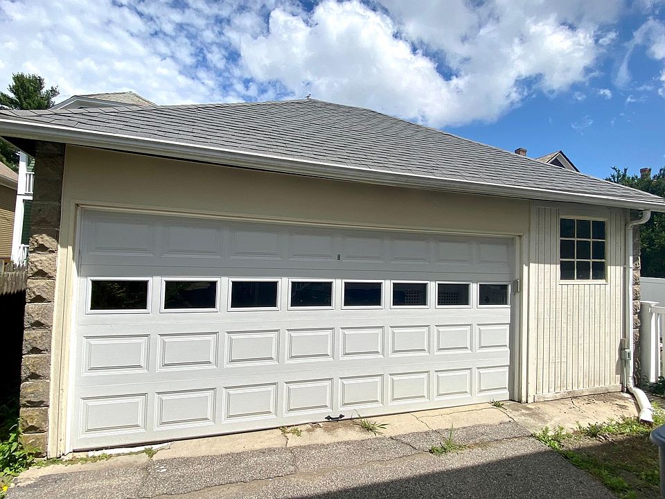 Garage Parking for 1 Car
