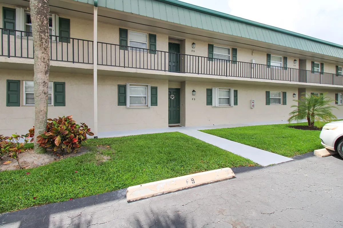 Building Photo - 600 Valley Stream Dr #F9
