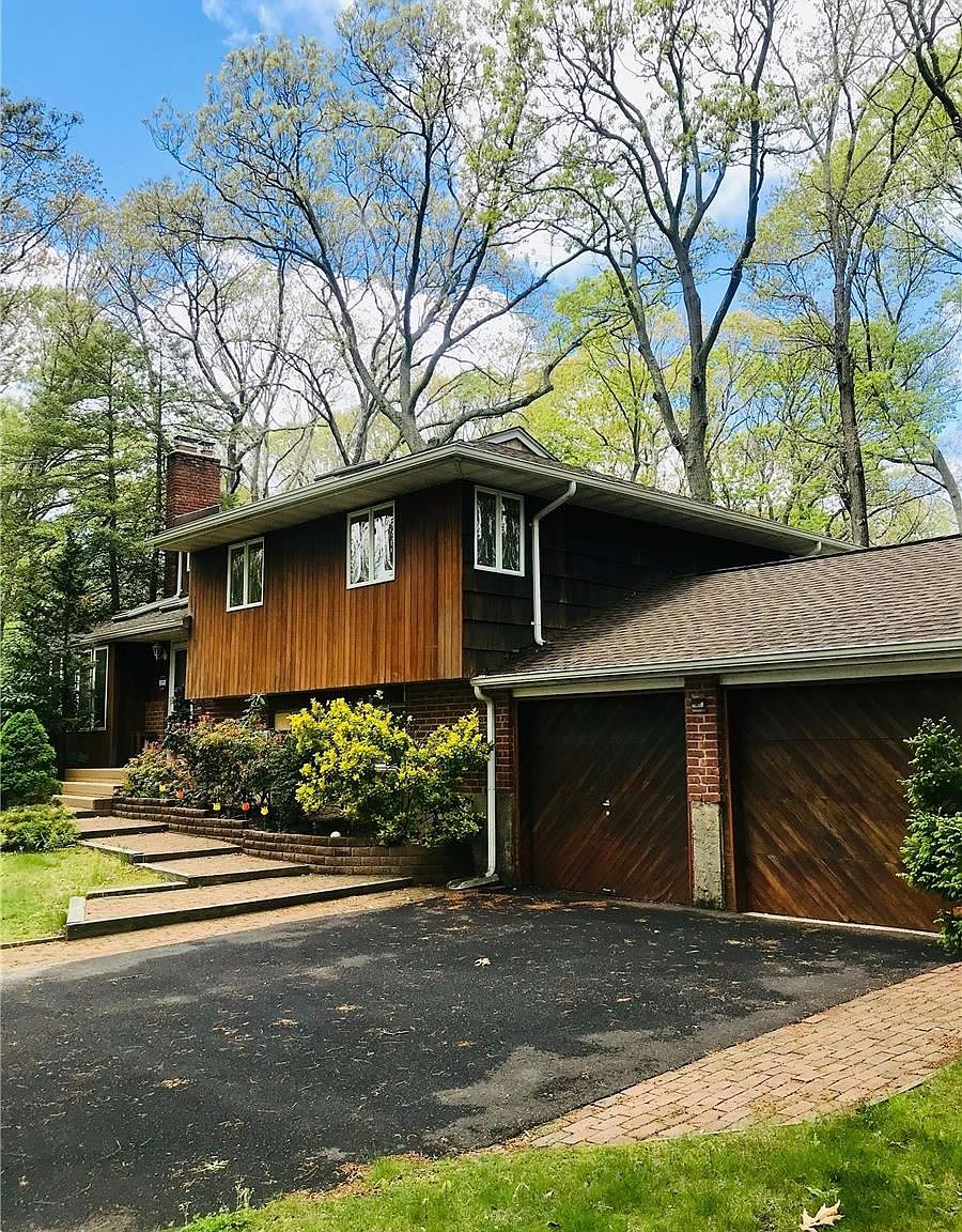 huntington fireplace and outdoor living on 6 Shadywood Ct Huntington Ny 11743 Mls 3311329 Zillow
