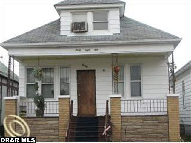 1st image of 3850 Bristow St