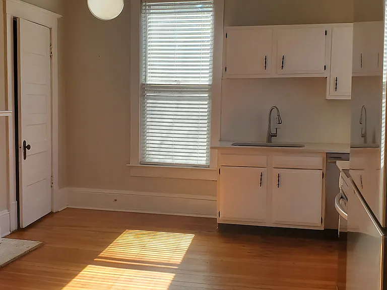 381B Spring St #B — Photo 15