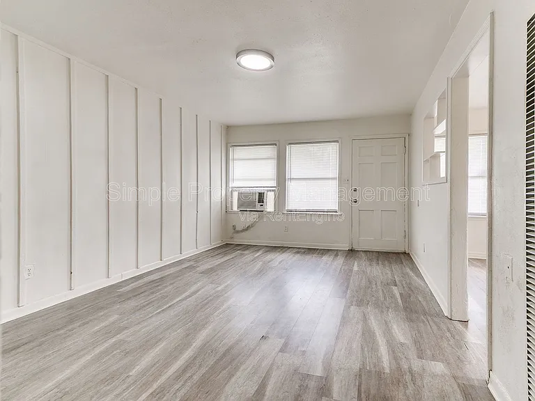 538 E Indian Dr — Photo 2