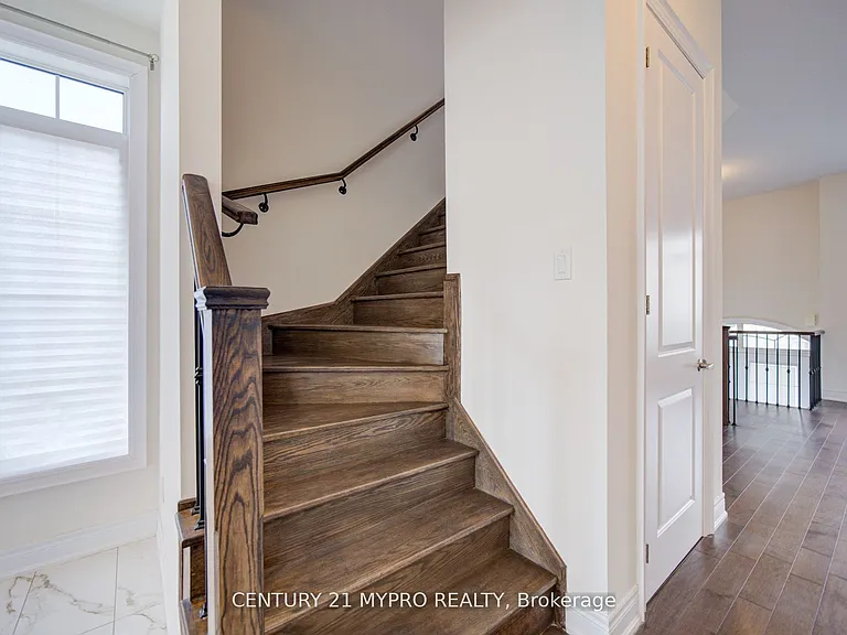 7 Latchford Ln — Photo 24