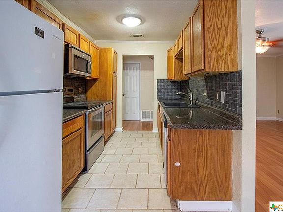 5th image of 206 Daffodil Dr