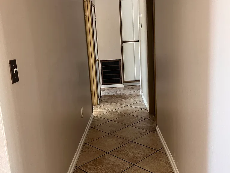 Yucca St — Photo 17