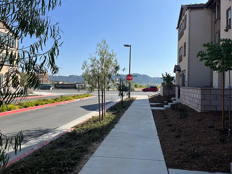 28019 Oakdale Dr — Photo 34