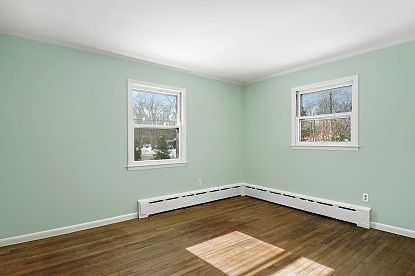 5th image of 21 Woodbine Dr