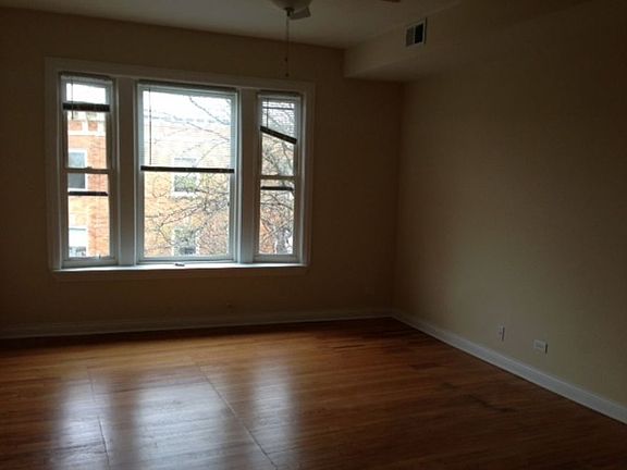 3rd image of 1260-1264 W Leland Ave #1264-3