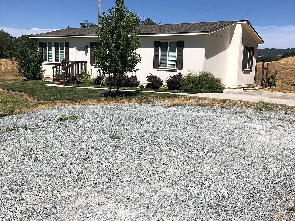 Front view of the house.