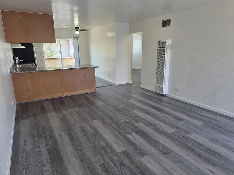 27070 Manon Ave #6 — Photo 7