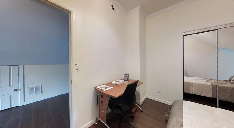 323 Lexington Ave — Photo 31