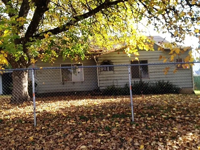 236 NW Dennis Ave photo 1