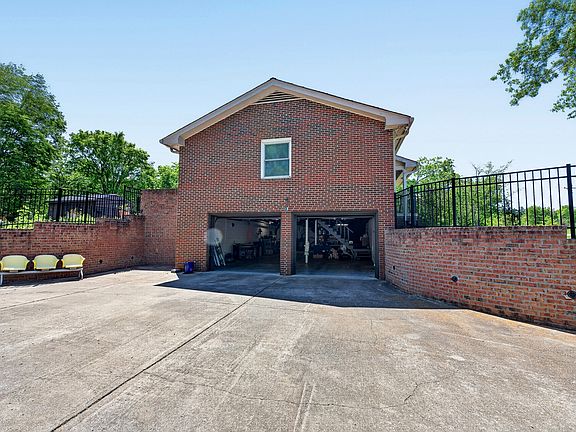 5th image of 833 Leeville Rd