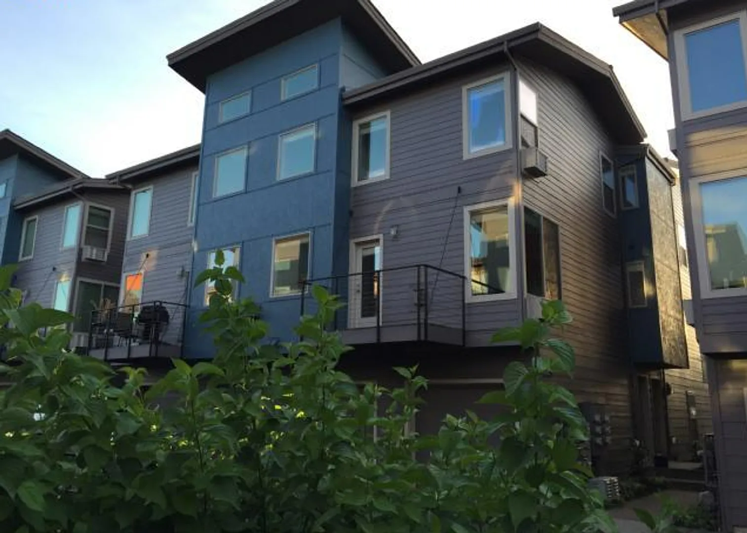Stunning St. Johns 2-Bedroom Townhome with Vaulted Ceilings, Private Balcony & Attached Garage — Photo 1