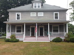 28 Massaco St, Simsbury, CT 06070