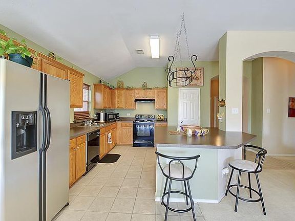 4th image of 4124 Capstone Dr