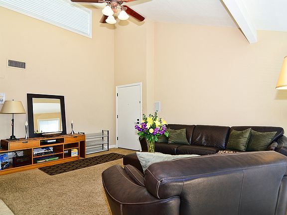 4th image of 18408 Hatteras St Unit 52
