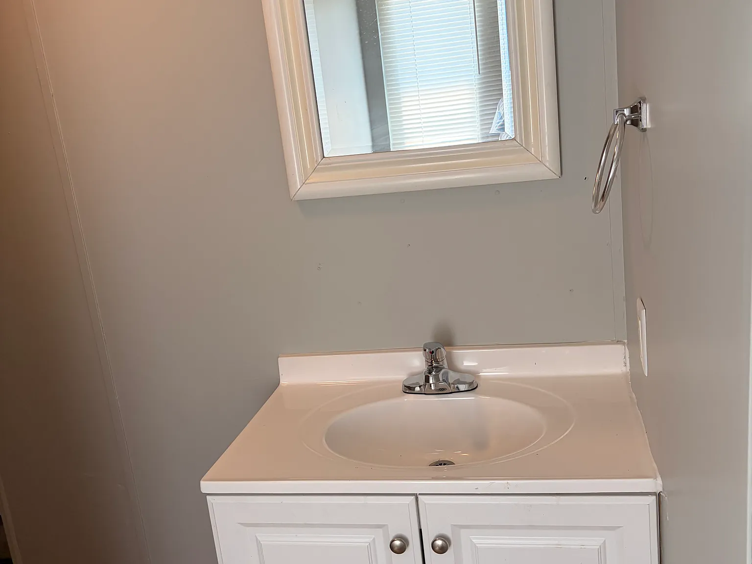 2 bed, $1,000 — Photo 2