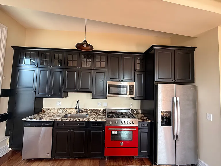 1 Grand Ave #5 — Photo 4