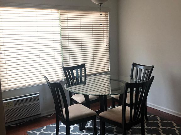 4th image of 968 Larrabee St APT 209
