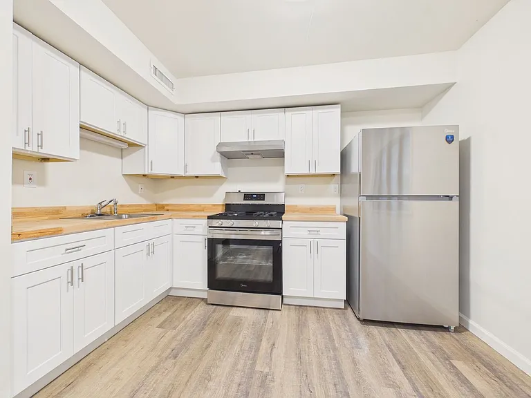 539 Saint Marys Dr — Photo 2