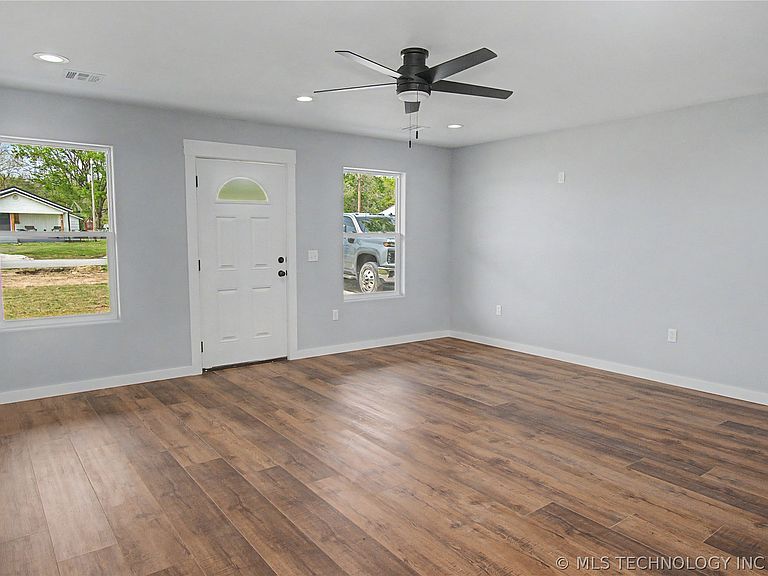 Listing photo 4