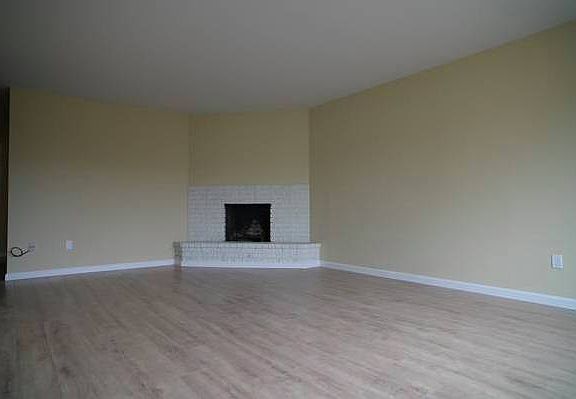 2nd image of 125 Palm Ave APT 201