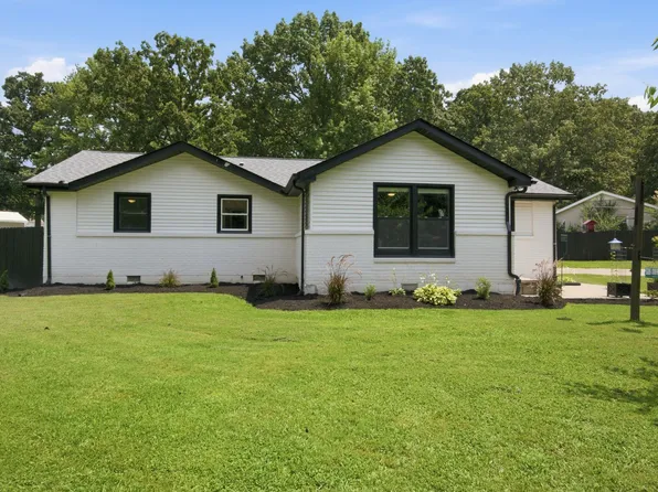 101 Hickory Dr, Dickson, TN 37055