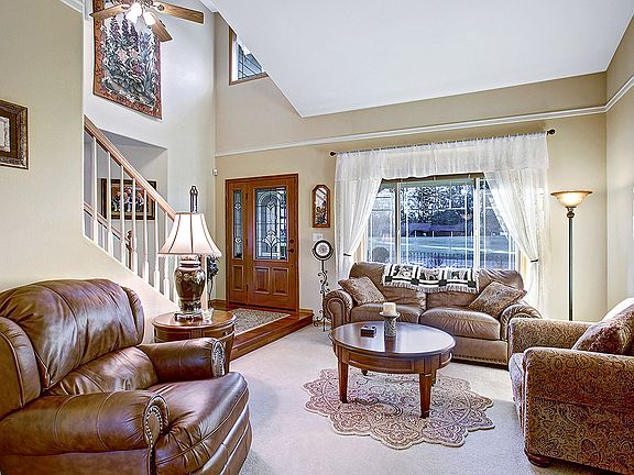 4th image of 10421 228th Avenue Ct E