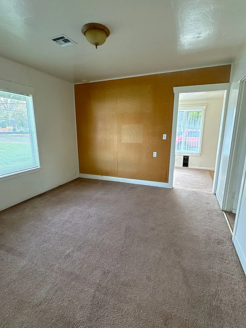 Cozy College Place Home — Photo 4