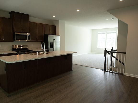 5th image of 222 Tern Ave
