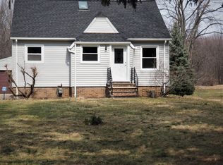 4569 Ammon Rd, Cleveland, OH 44143